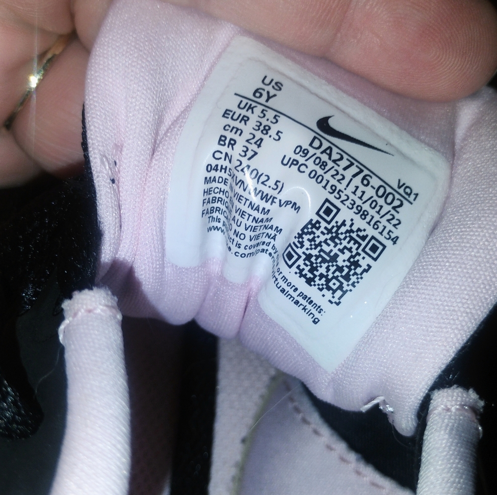 Nike Youth Star Runner 3 Sneakers Size 6Y Black / Pink Running Shoes - Picture 3 of 8